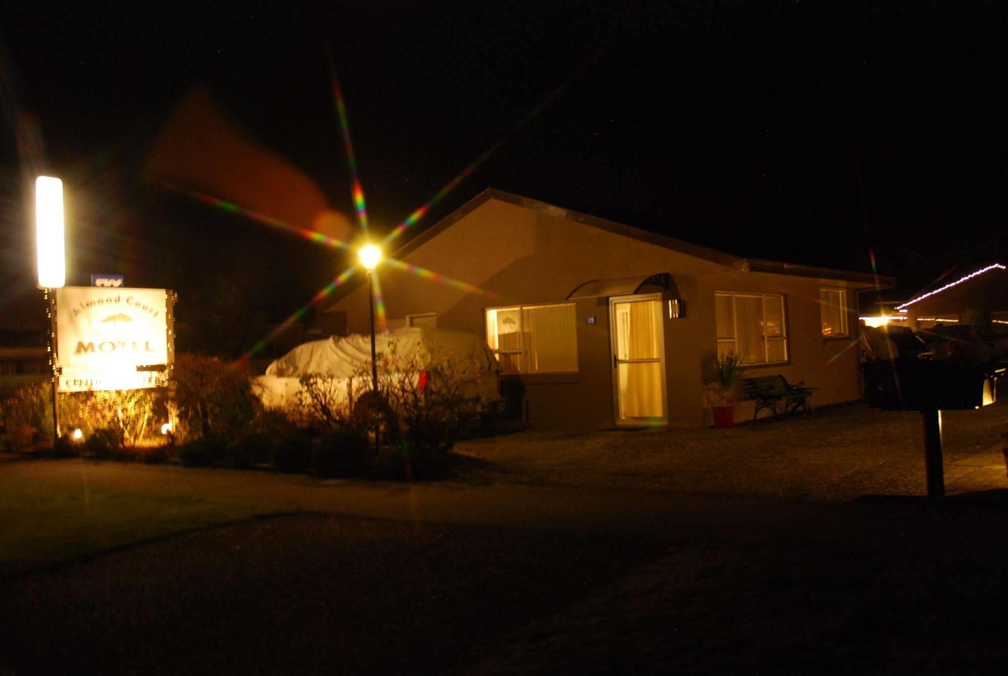Almond Court Motel Alexandra Exterior photo